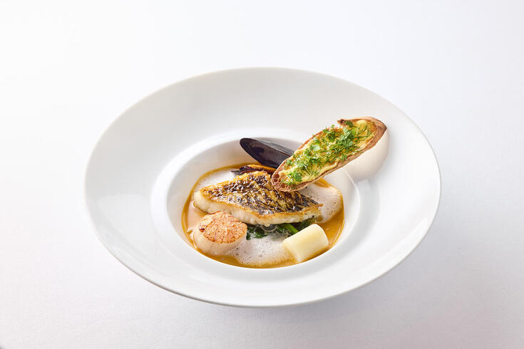 「季節の特別コース」魚料理
舞鯛・帆立のローストとスープ・ド・ムール